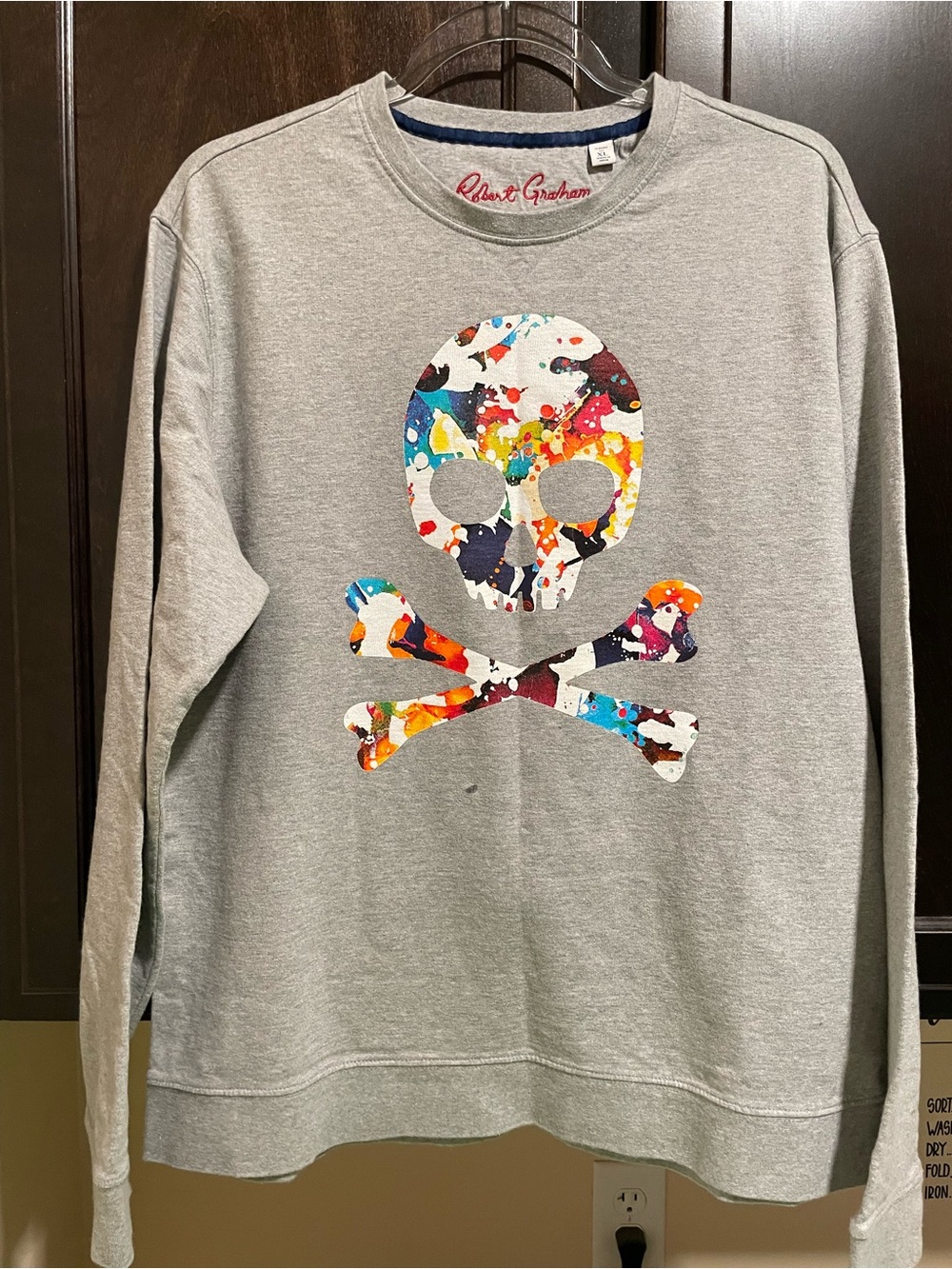 Robert Graham gray crewneck sweatshirt XL with multicolored skull and crossbones